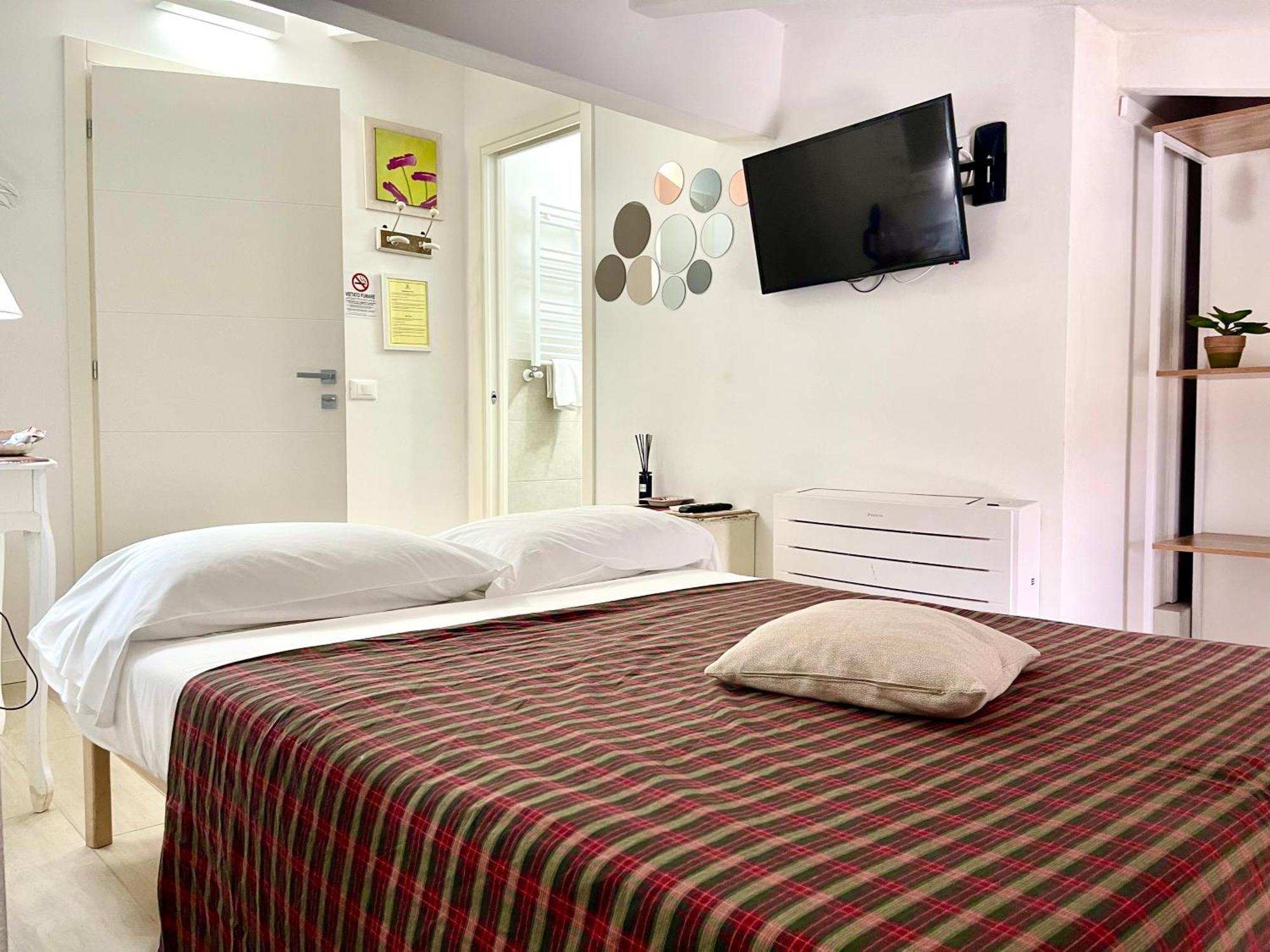 פסקיארה דל גארדה Dimora Di Charme Rooms & Apartments מראה חיצוני תמונה