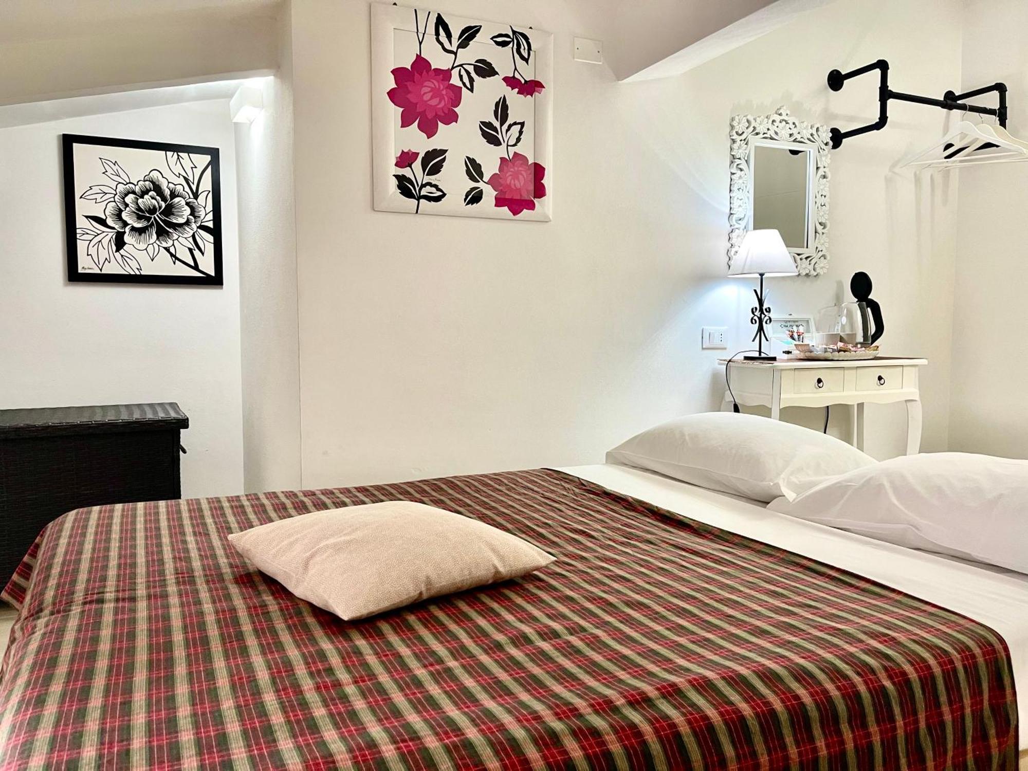 פסקיארה דל גארדה Dimora Di Charme Rooms & Apartments מראה חיצוני תמונה