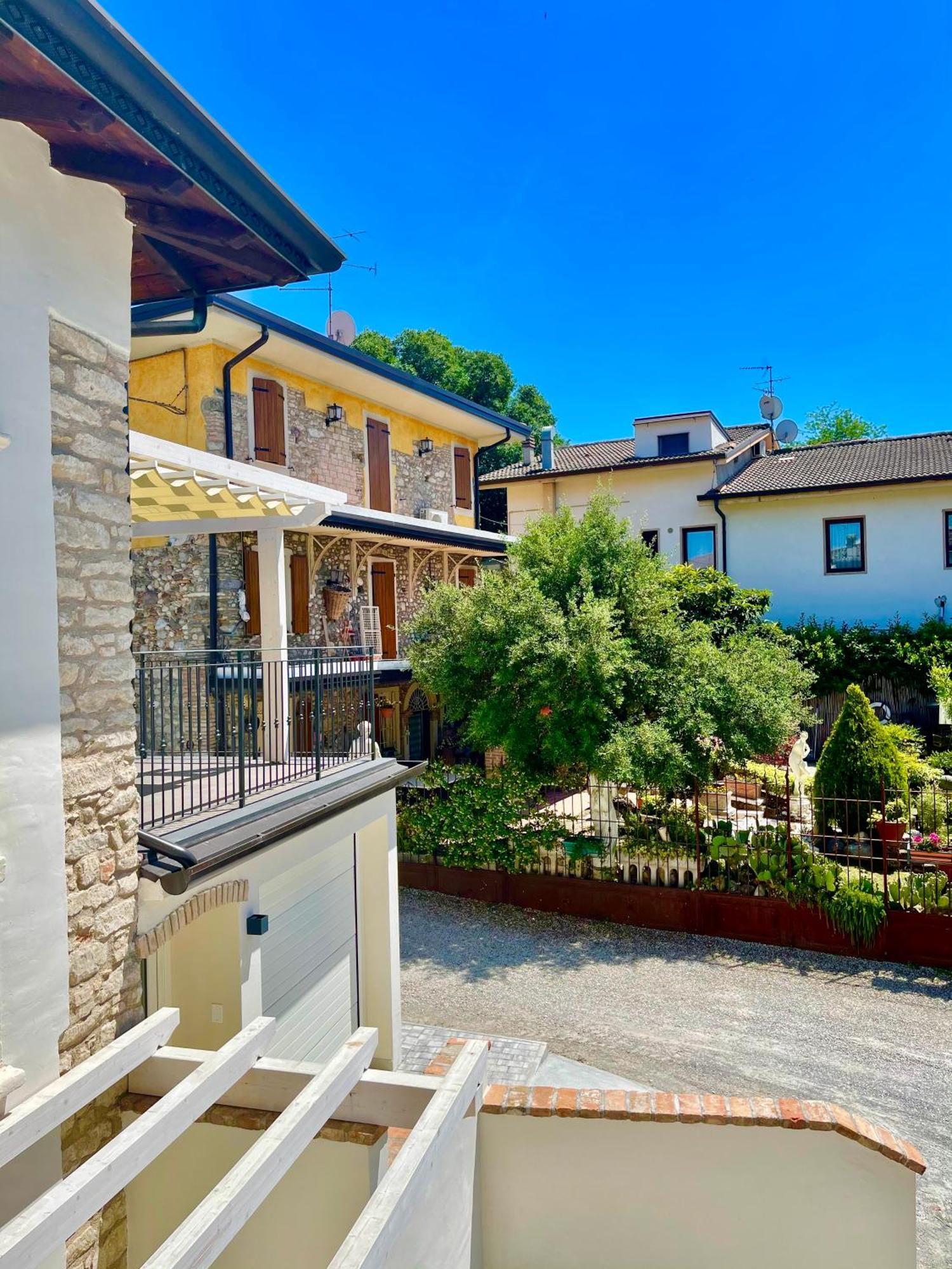 פסקיארה דל גארדה Dimora Di Charme Rooms & Apartments מראה חיצוני תמונה